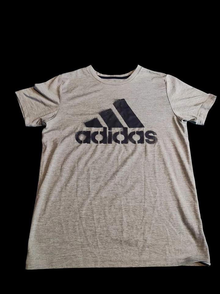 Camiseta Adidas para niños gris con logotipo talla 14/16 Foto 2 de 4
