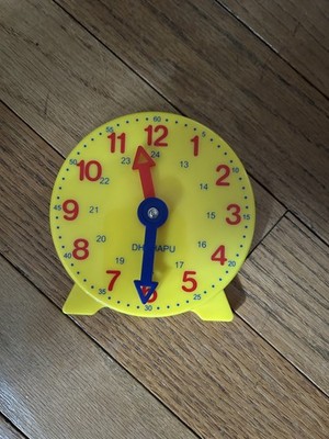 Mini Clock Teaching Time Homeschool Learning Resource Clock  4''  EUC elementary 