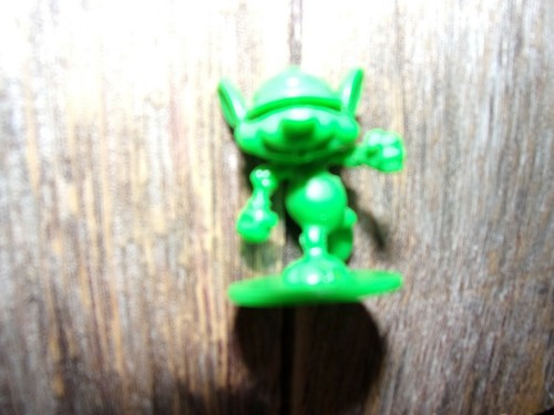 De colección Hasbro Pequeño Ratón para Correr Verde y Casco Figura Plástico Divertido Juguete #C-001D - Imagen 7 de 8
