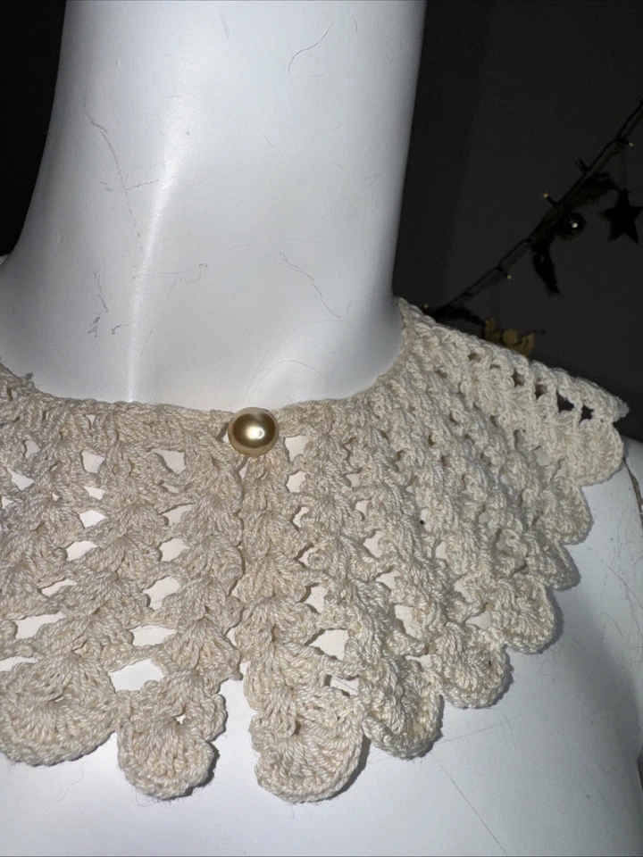 Gola de crochê vintage marfim à mão - Imagem 4 de 4