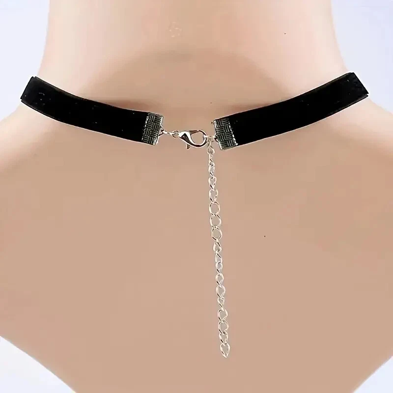 Black Velvet Choker Necklace With Luxury Gothic Peach Heart Pendant, Y2K Fashion - Image 3 of 3