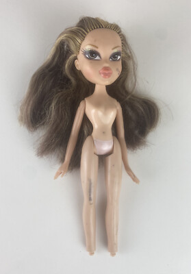 Yasmin Bratz Wintertime Wonderland  MGA 2001 Doll