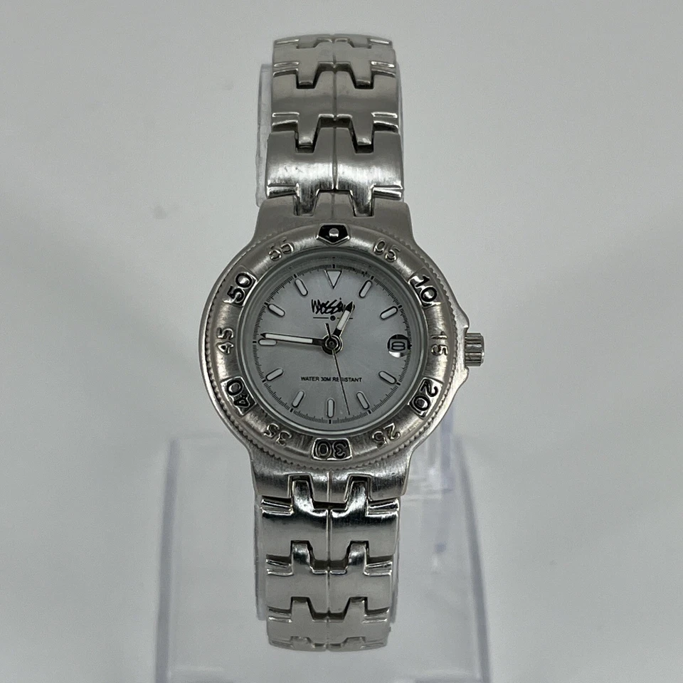 Reloj Mujer MOSSIMO Tono Plateado Acero Inoxidable 28mm Fecha MM90107 BATERÍA NUEVA Foto 2 de 4