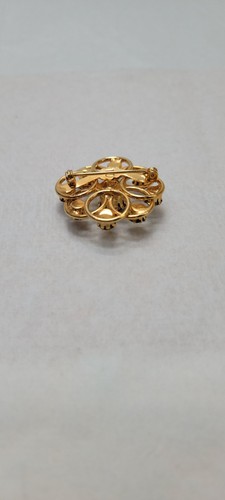 Fashion Gold Tone Red Gems Layered Circle Floral Shape Brooch 1.25" x 1.25" - Picture 4 of 4