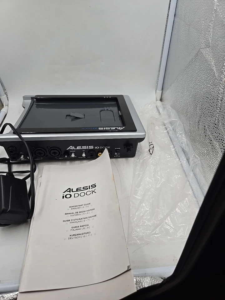 Alesis iO Dock Pro Audio Docking Station for iPad MIDI & Video Touch Screen  - Image 3 of 4