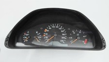 Compteur Mercedes 210