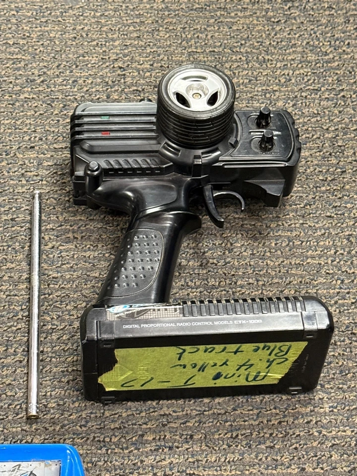 Original Losi Mini-T MiniT Mini T 1/18th Scale Truck RTR Ready To Run Blue - Image 4 of 4