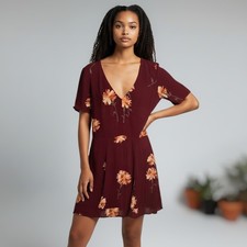 Reformation Burgundy Floral Mini Dress V Neck Short Sleeve Zip Back Size 4 Women
