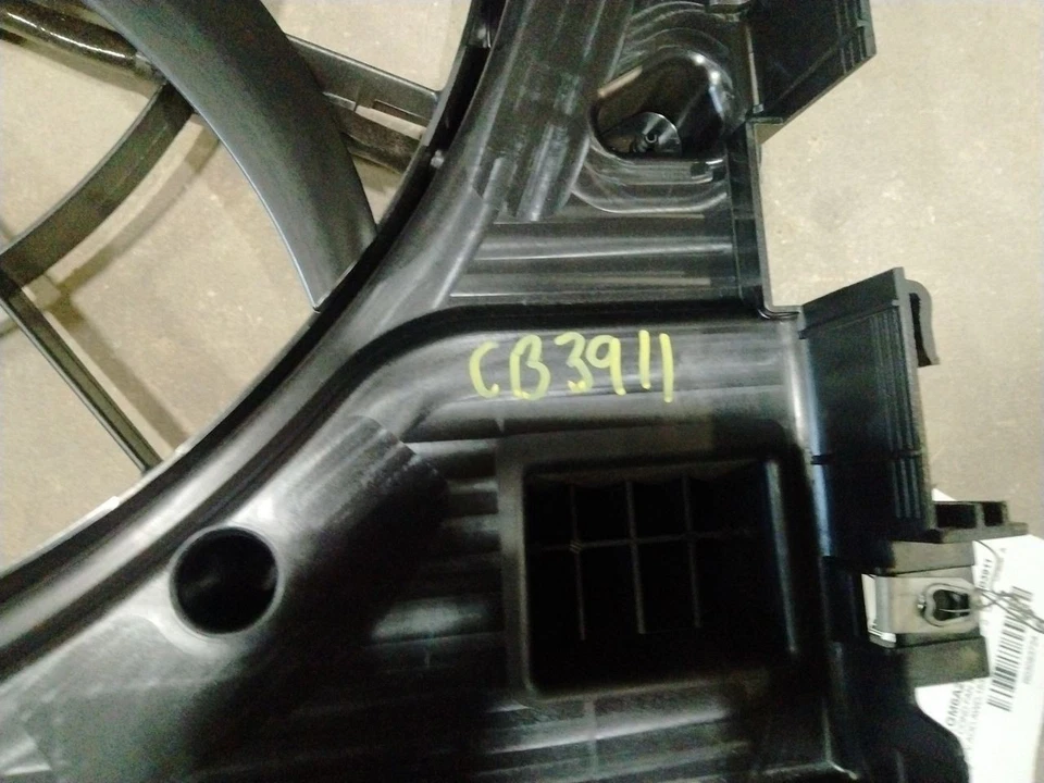 2025 Cadillac Escalade iQ Radiator Fan Motor 3083724 - Image 3 of 4