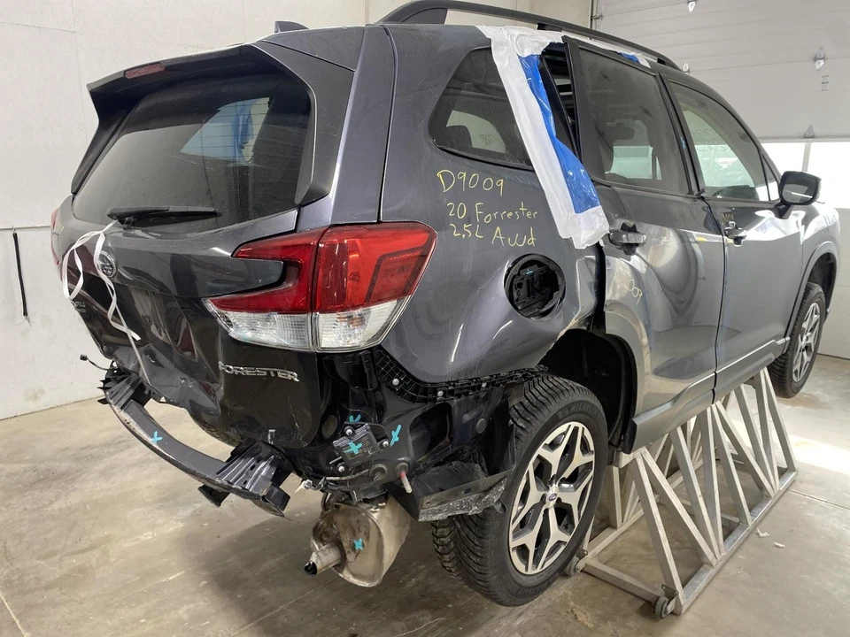 Used Front Center Interior Rear View Mirror fits: 2020 Subaru Forester 2.0L w/o - Image 4 of 4