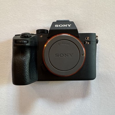 Sony Alpha 7 III 24,2MP Spiegellose Systemkamera - Schwarz (Nur Gehäuse)