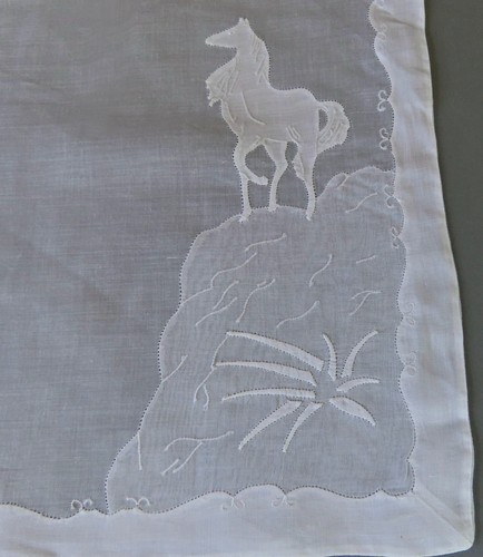 8 Vintage MADEIRA Organdy + Linen Hand Embroidered + Appliqued Placemats HORSES - Picture 8 of 10