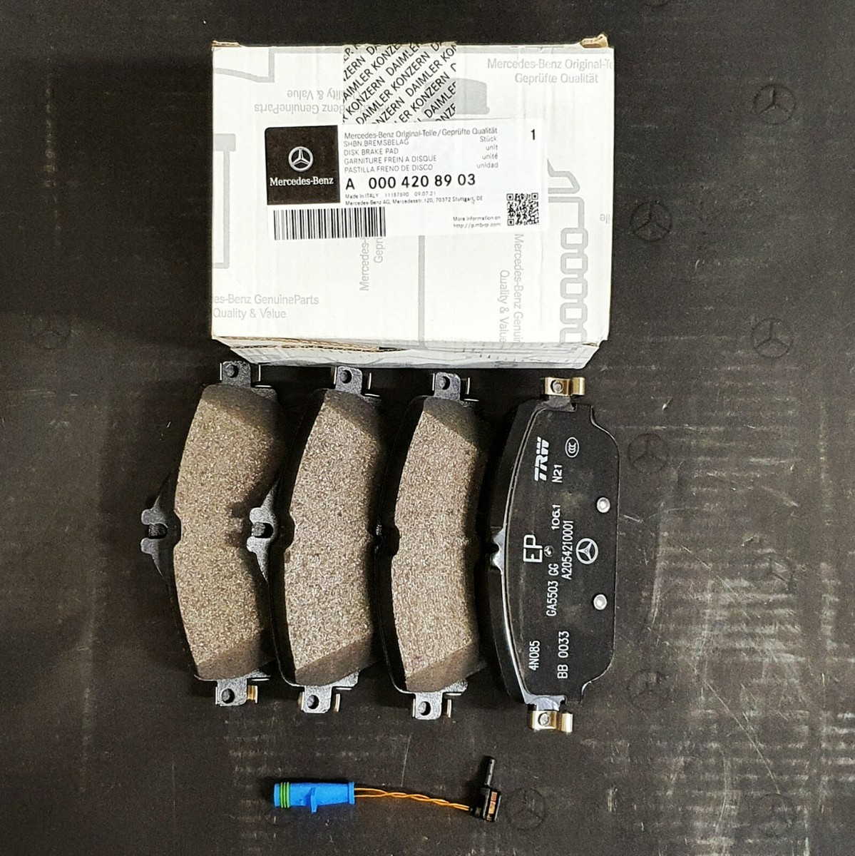 Genuine Mercedes-Benz Front Brake Pads 238 E Class Mercedes