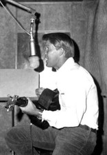 Glen Campbell Unsigned 6" x 4" Photo - Handsome American country singer *5