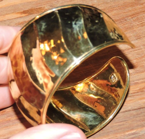 Signed Veronese Italy Wide Hammered Gold Tone Sterling Silver 925 Cuff Bracelet - Picture 7 of 9
