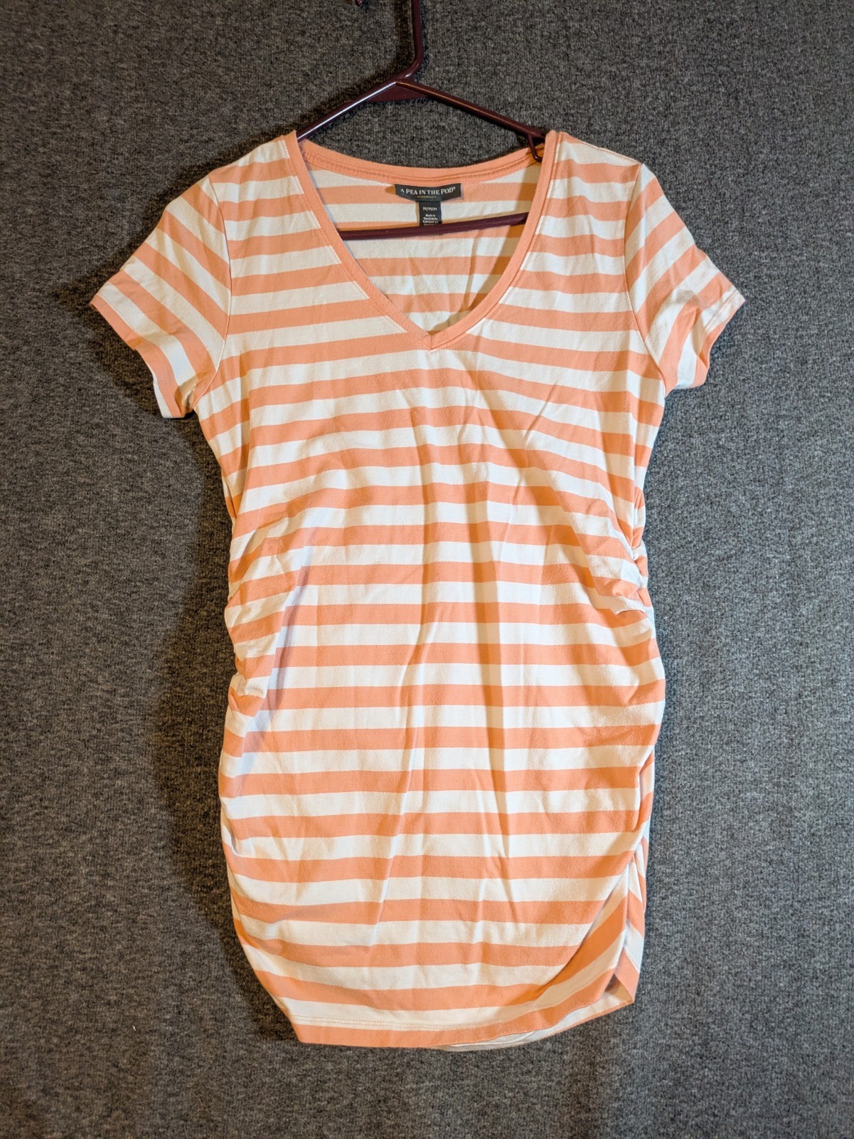 A Pea in the Pod Maternity Short Sleeve V-Neck  T-Shirt Peach Stripe Sz M