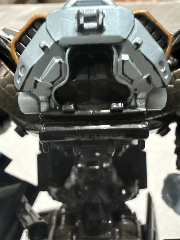 Transformers Hunt For The Decepticons Ironhide  ROTF HFTD 2010 Deluxe - Image 4 of 4