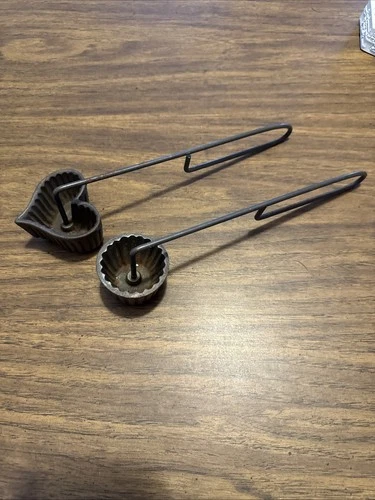 2 Vintage GRISWOLD Cast Iron Patty Molds Original Heart/ Cup