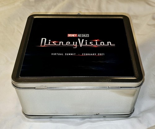 Marvel Wandavision Disney Executives DisneyVision Ad Summit Promo Lunch Box RARE - Picture 4 of 8