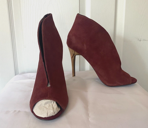 FERGIE "Rina" Burgundy WINE Suede Peep peep toe Ankle Booties Shoes *7.5 M* - Picture 2 of 6