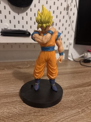 Dragonball Son Goku Figur Super Saiyan Mit Stand