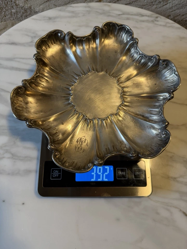 Coupe ancienne en argent massif Poinçon Minerve  Orfèvre Henri Soufflot ? 390 G. - Photo 4/4