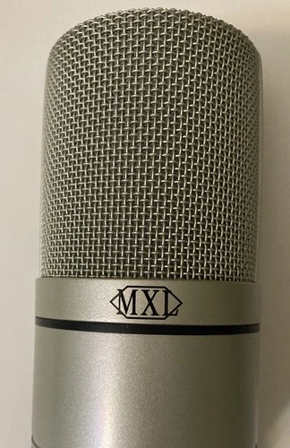 MXL 990 Large Diaphragm Condenser Metal XLR Microphone for Podcasting, Champagne