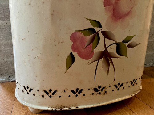 Vintage DETECTO Mid Century Metal Laundry Hamper White W/ Floral Tole Painting - Picture 9 of 20