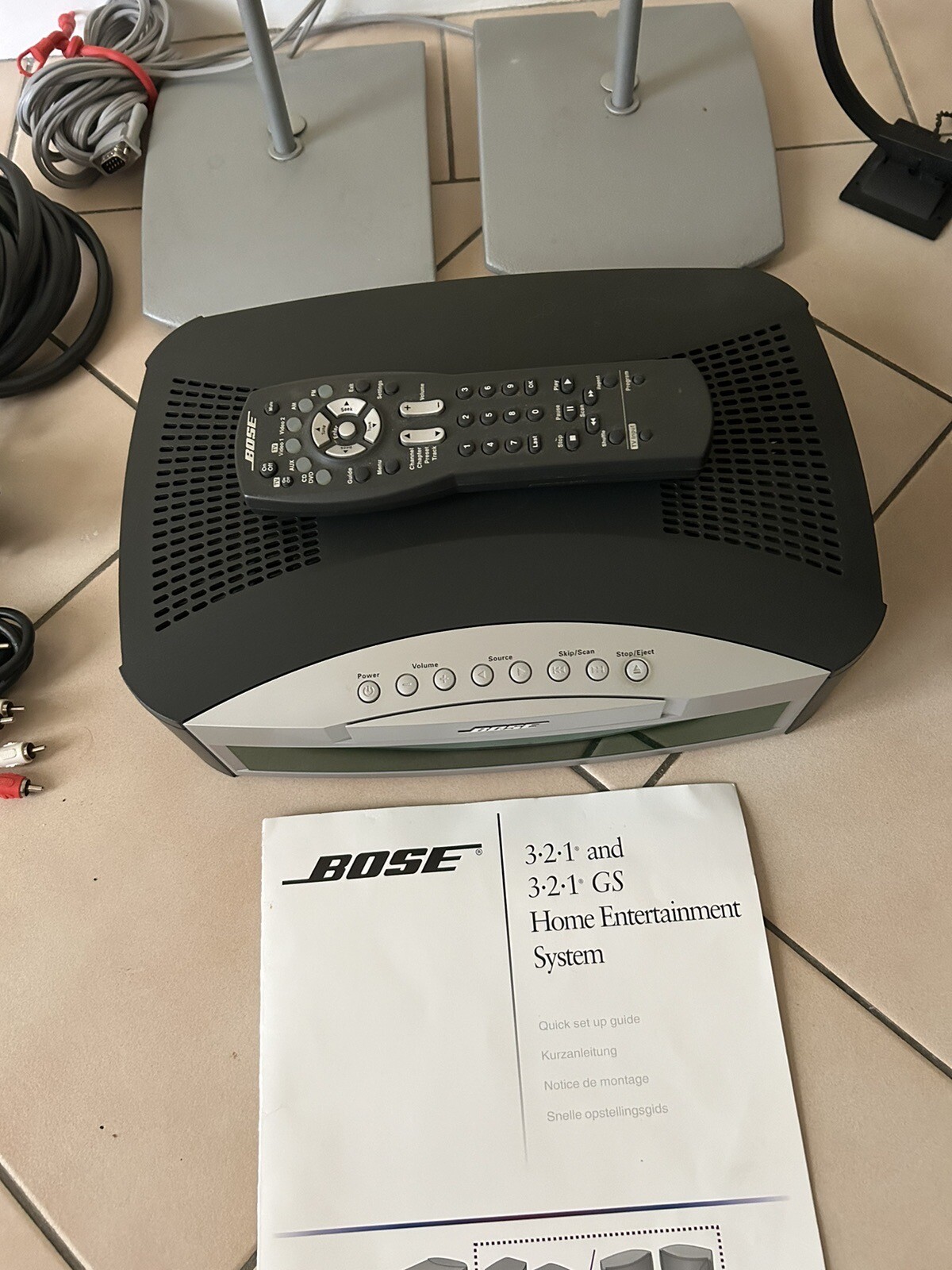 BOSE 321 HOME ENTERTAINMENT SYSTEM WITH SUBWOOFER SPEAKERS REMOTE GOOD