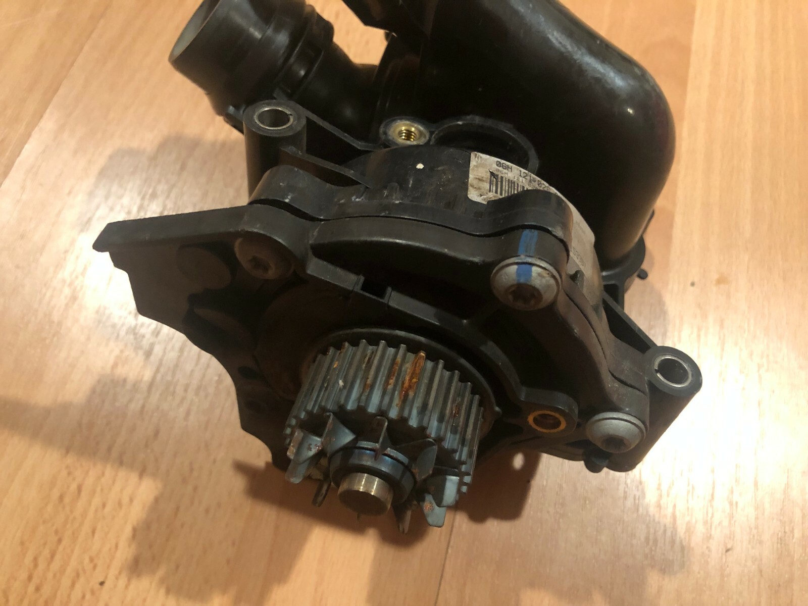 Engine Water Pump For VW Jetta Passat Tiguan Golf AUDI A3 A4 A5