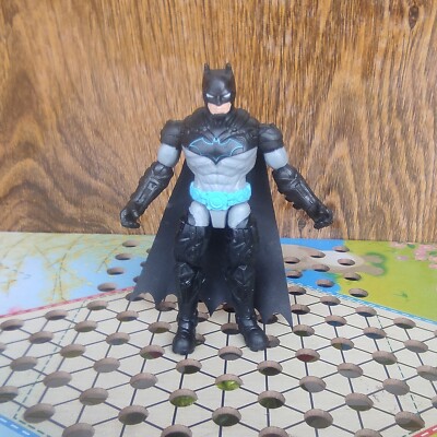 Spin Master  DC Comics BAT-TECH BATMAN Blue Belt Action Figure  4'' #D031
