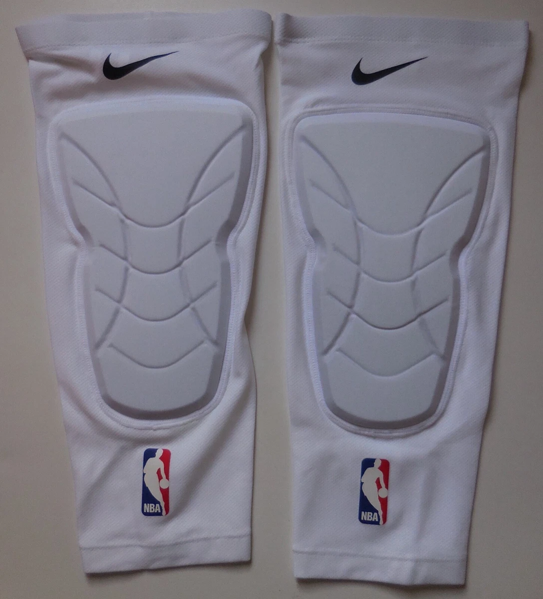 Nike Unisex NBA Pro Hyperstrong Padded Shin Sleeves White/Black