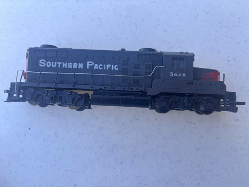 Locomotora diésel Athearn HO Southern Pacific EMD SD9 CC analógica MPN 5628 | Condition: New: Other (See Details)