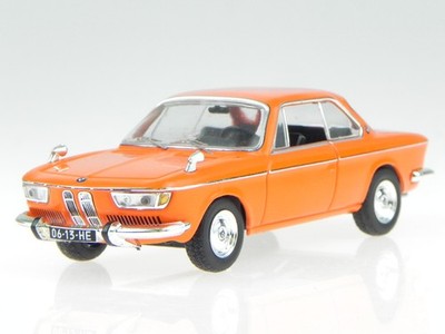BMW 2000 CS Typ 120 Neue Klasse Coupe 1966 orange Modellauto 43025 Triple9 1:43