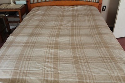 THE VERMONT COUNTRY STORE BROWN BEIGE PLAID QUEEN SIZE COTTON BLEND BLANKET