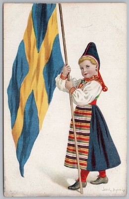 Postkarte Schweden Mädchen hält Nationalflagge