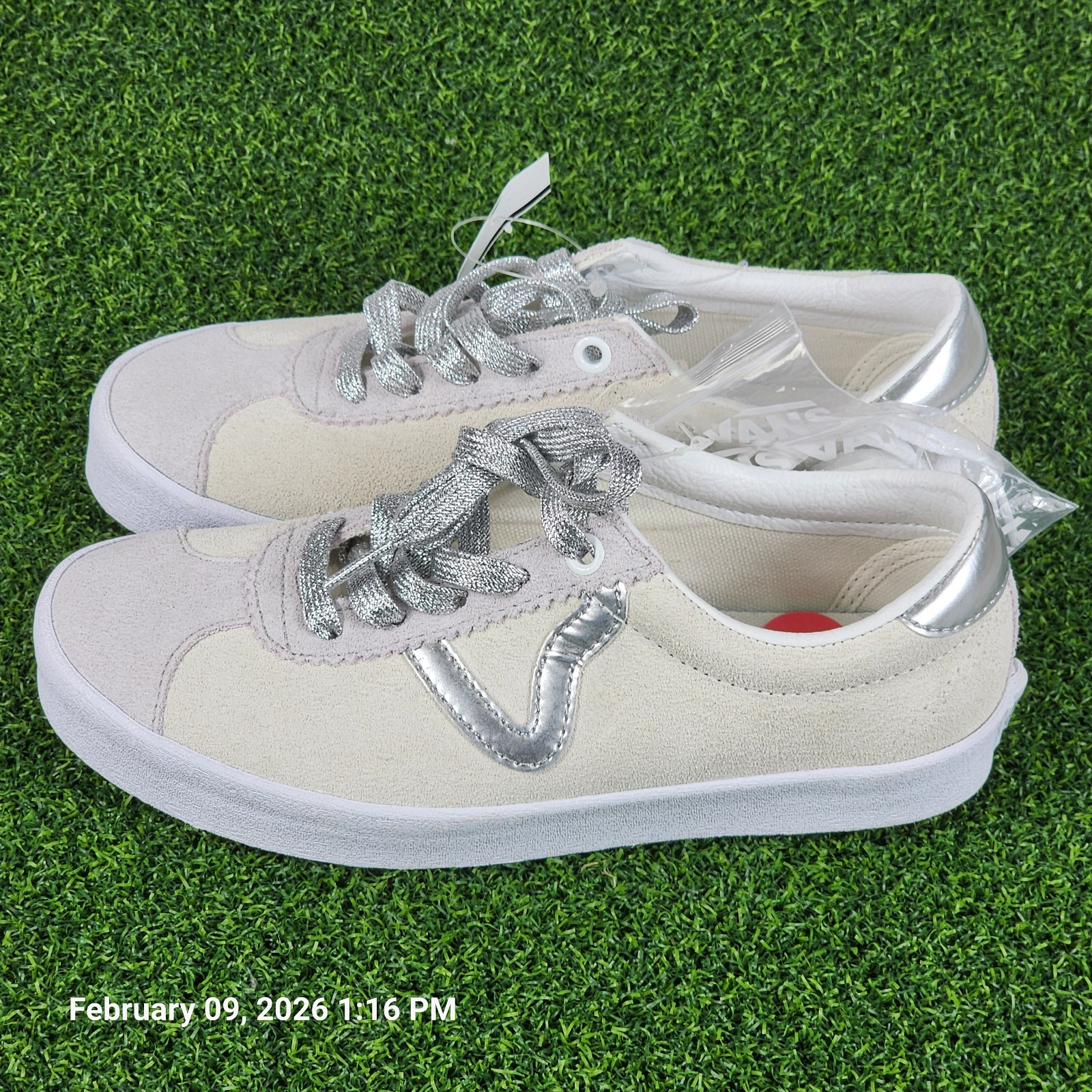 Vans Sport Low High Shine Shoes Women's Size 6 Skateboarding NEW Gray White City thumbnail 2