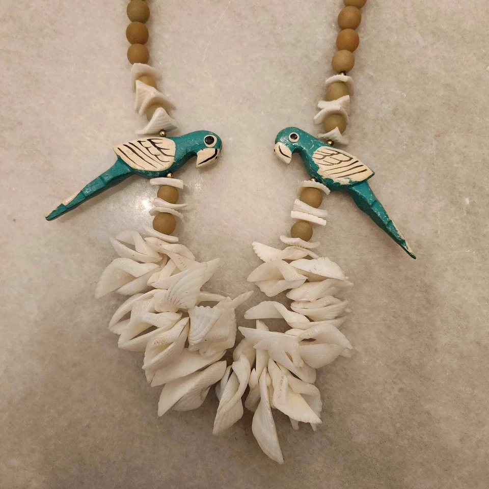 Collar para mujer de madera redonda concha de mar loros de madera pintada hecha a mano Foto 3 de 4