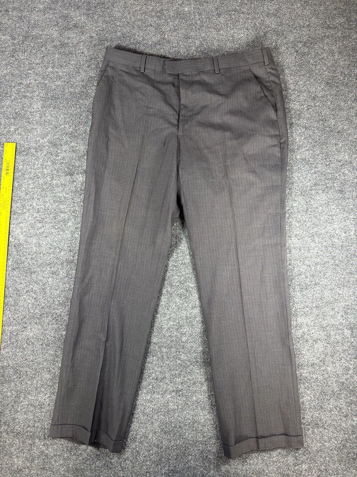Perry Ellis Portfolio City Fit Dress Pants Men’s 36x32 Gray Pinstripe Flat Front