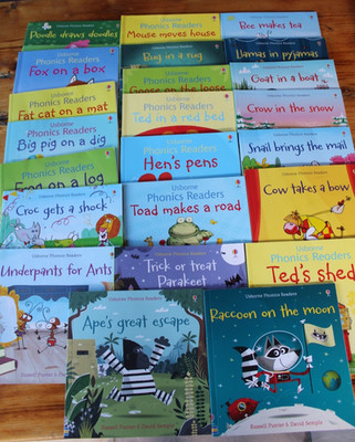 Usborne Phonics Readers Box Set of 23 Books - Good Condition NO BOX.