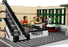 Brand NEW Sealed LEGO 10211 Grand Emporium