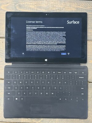Microsoft Surface RT 32GB w/ keyboard