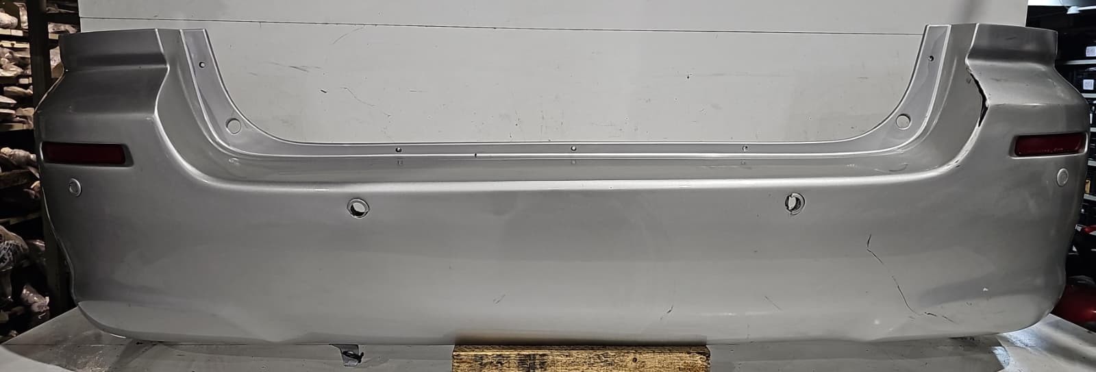 PARAURTI POSTERIORE PER TOYOTA Corolla Verso 2° Serie 52159-0E040 (04>09)