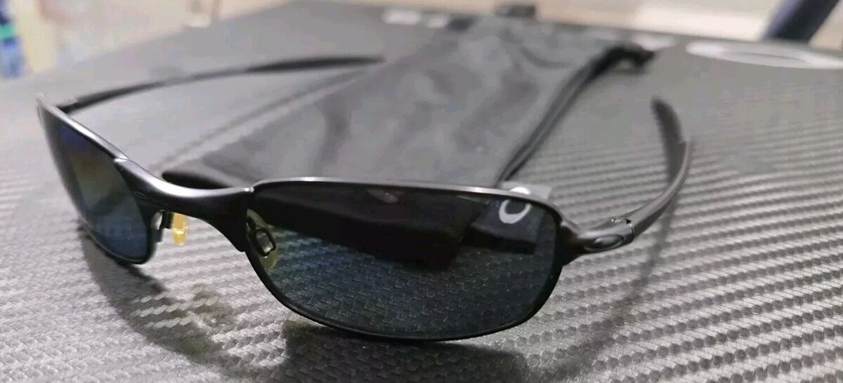 NOS Vintage Oakley Square Wire 2.0 RARE Y2K Black / Black NOS Vintage Oakley Square Wire 2.0 RARE Y2K Black / Black