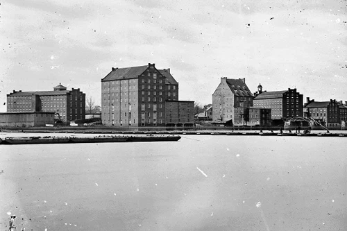 New 5x7 Civil War Photo: Pontoons Near Factories on the James River, Richmond