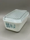 Vintage Fridgie Pyrex 0502 Amish Butterprint  “Rooster” Turquoise White 1 1/2 pt