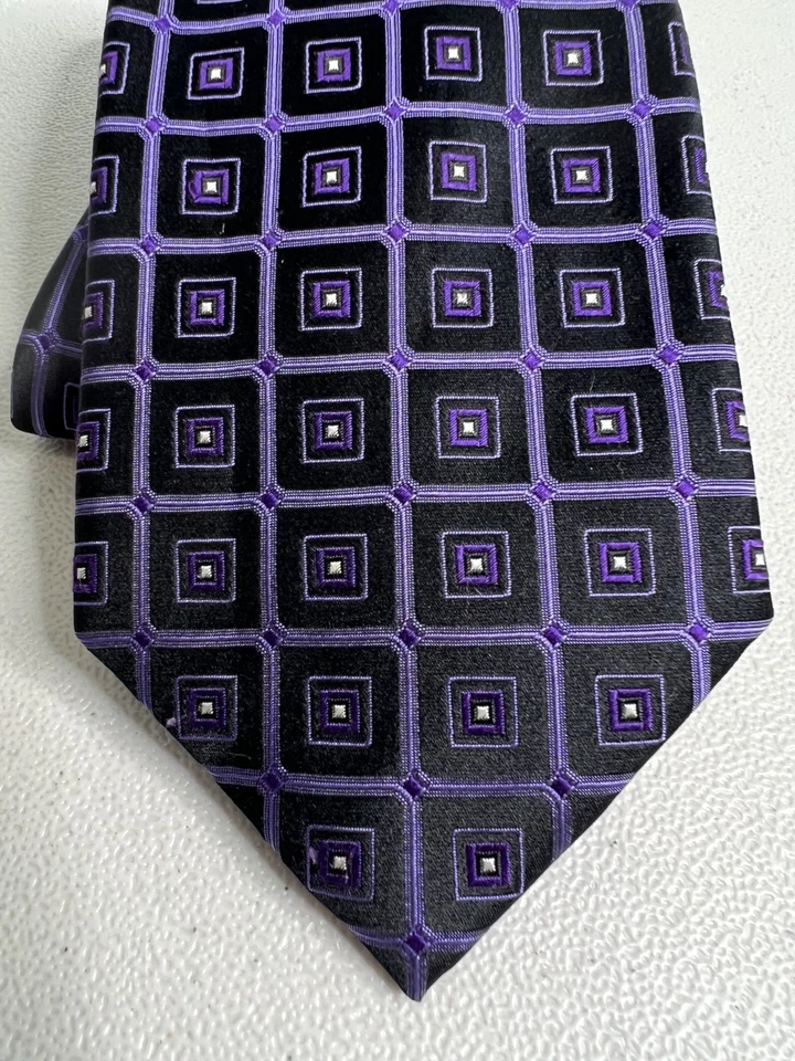 Corbata Sean Jean púrpura, negra patrón geométrico 100 % seda nueva sin etiquetas Foto 2 de 4