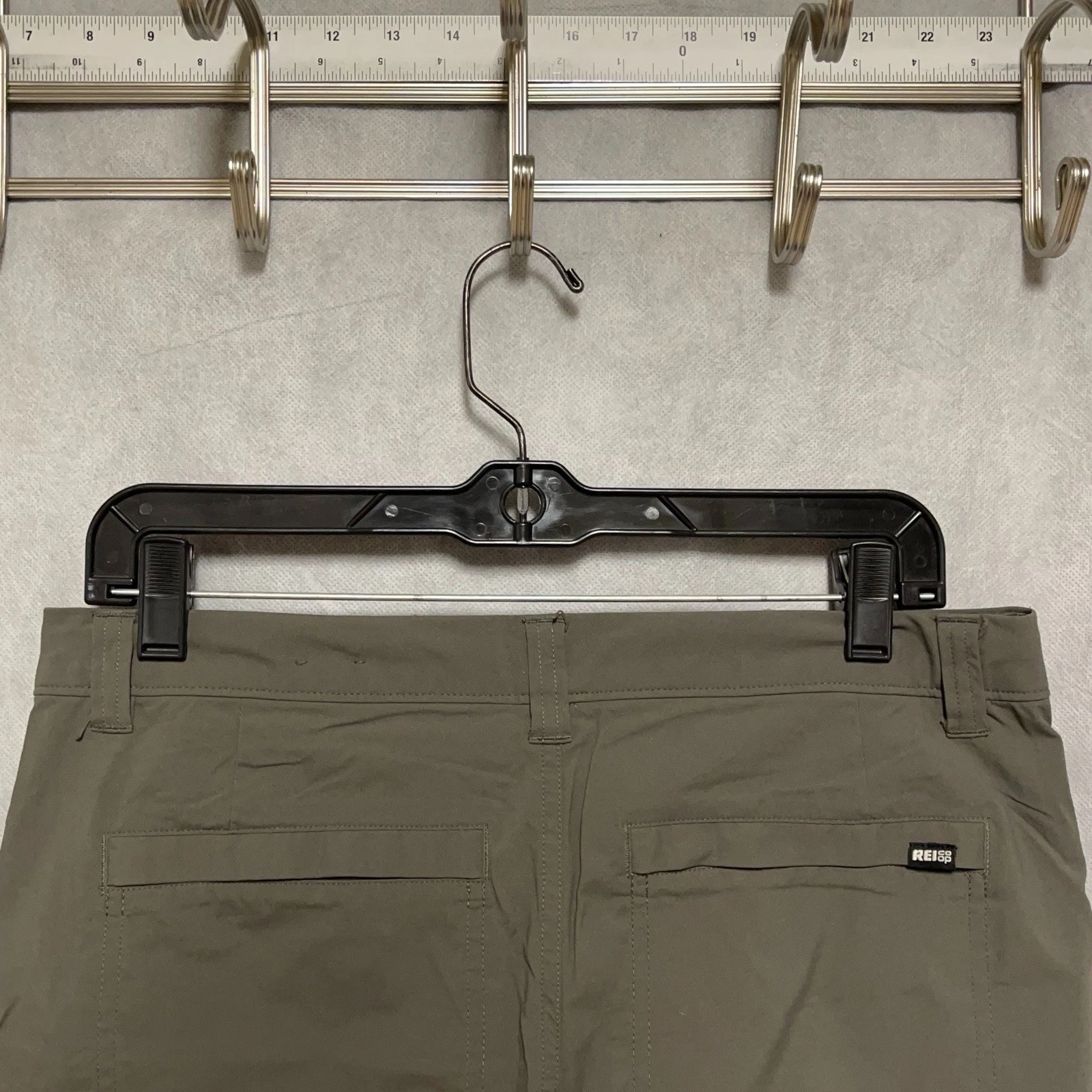 REI Pants Men 32X26.5 Olive Co op Sahara Path Hiking Outdoor Active Work Nylon