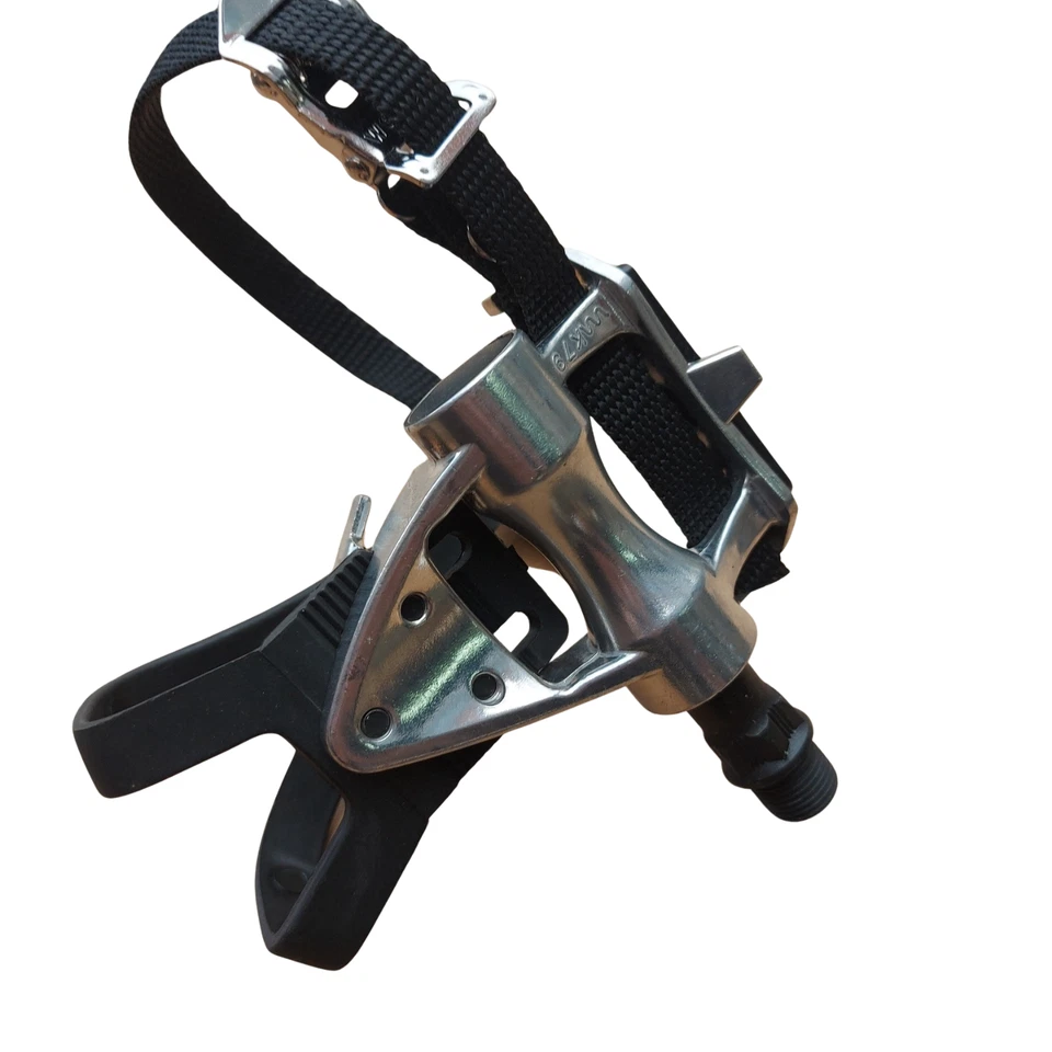 Wellgo Pedals LU-209 for Road Bike with toe clips straps 9/16" Bicycle - Image 4 of 4