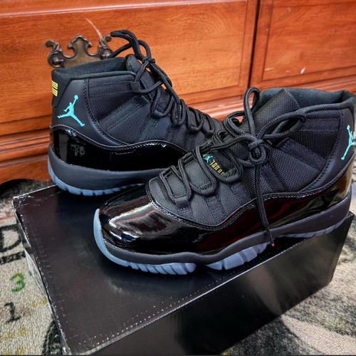 (Dm before buy)Jordan Air Jordan 11 Retro Gamma Blue size 8 - Picture 1 of 2